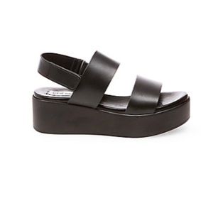 Steve madden RACHEL shoe size 7!!!